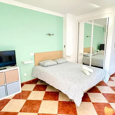 G&g Benalbeach Sea Views Apartment *